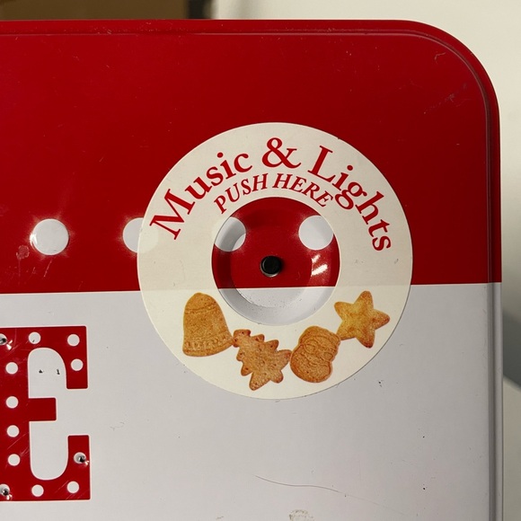 Charlie Brown Christmas Cookie Tin Box - Picture 2 of 8